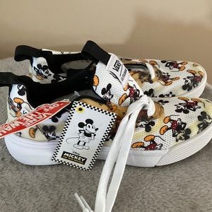 Vans x Disney ultra range size 6 NWT